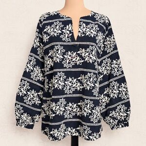 Chico’s Navy Blue White Eyelet Embroidered Cotton Top Size 1